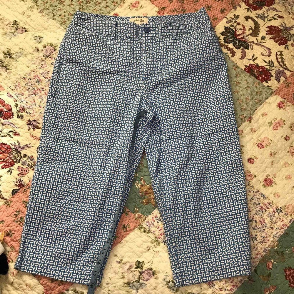St Johns Bay Capri Pants Blue White Geometric Medallion Print Stretch Size 12
